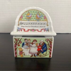 Hutschenreuther 2001 PORCELAIN MUSIC BOX "TWINKLE TWINKLE LITTLE STAR"